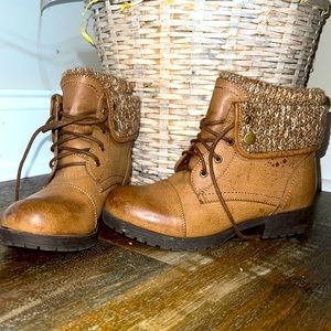 Comfortable brown booties! Size 7